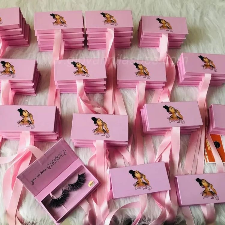 Custom eyelash packaging