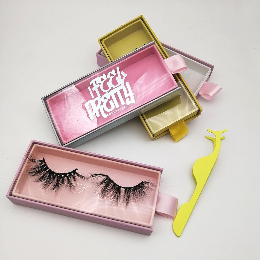 Custom Eyelash Packaging